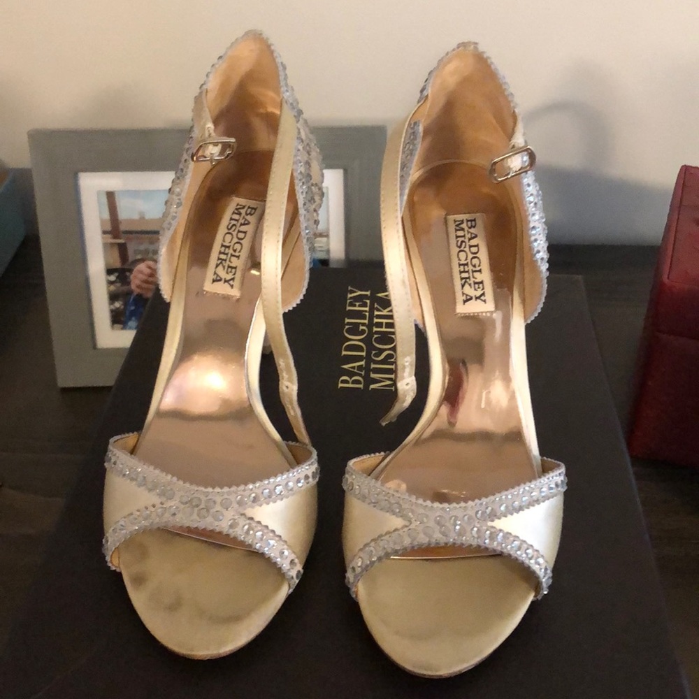 BADGLEY MISCHKA ROXY OPEN TOED SANDALS